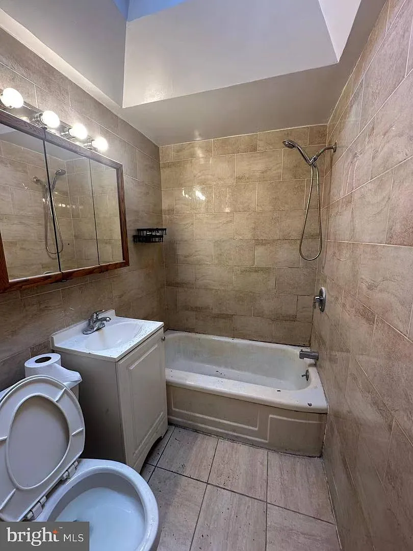 2019 Delmar Dr photo 1
