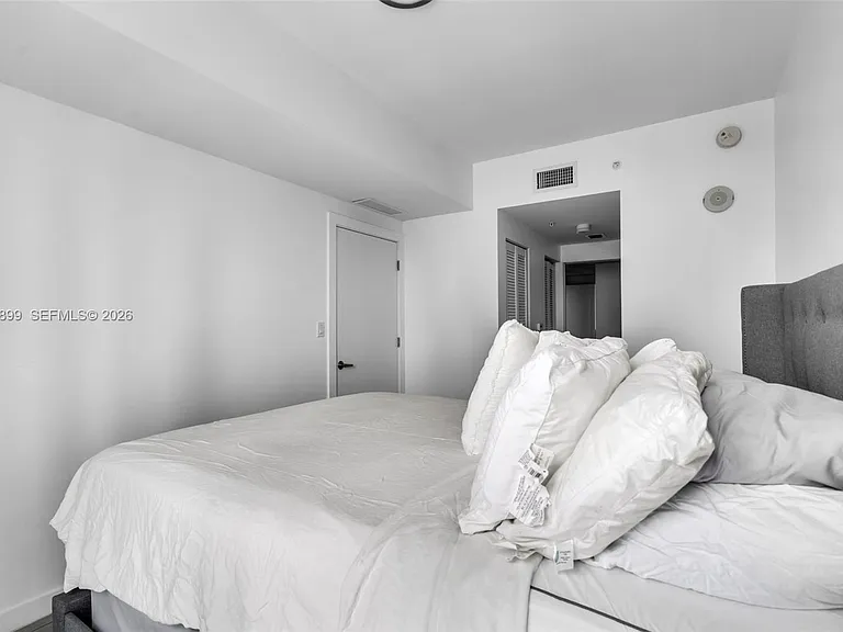 321 NE 26th St #709 — Photo 18