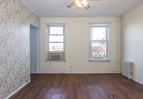 5th image of 20-22 42nd St #3