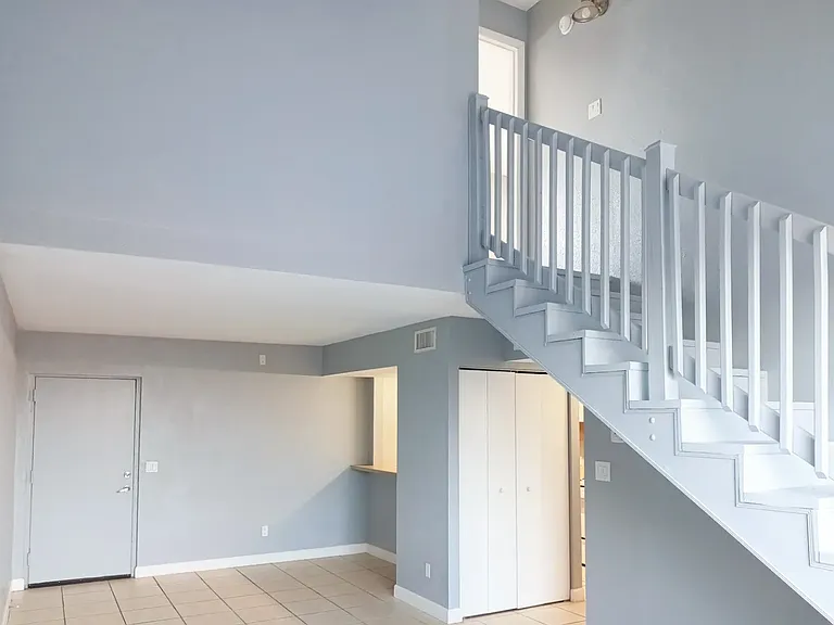 Waterford Apartments — Photo 3