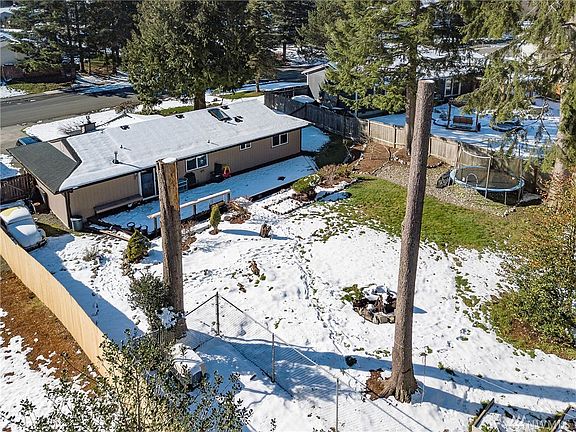 4th image of 2911 117th Ave NE