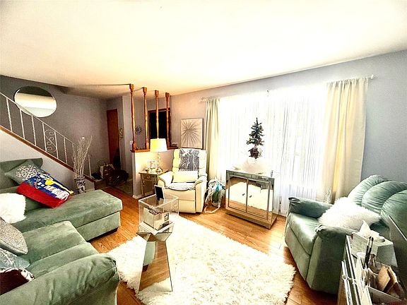 5th image of 972 E 32nd St