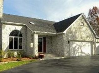 15N379 Settlers Grove Rd, Hampshire, IL 60140