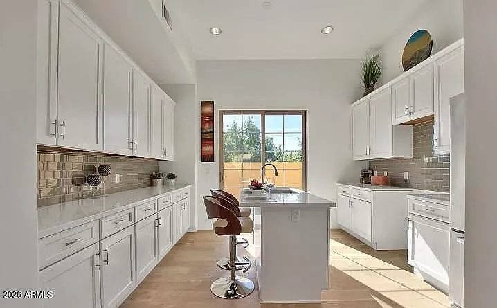 421 W 6th St #1008 — Photo 2