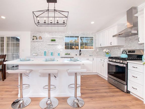 4th image of 1261 Manzano Way