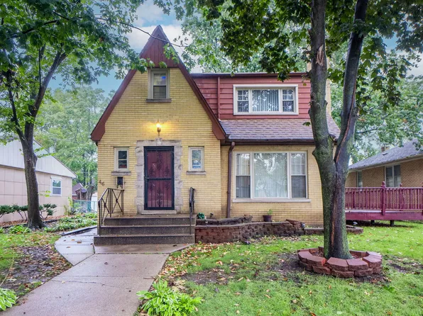 46 Elizabeth St, Calumet City, IL 60409