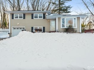 19 Larchmont Rd, Edison, NJ 08837