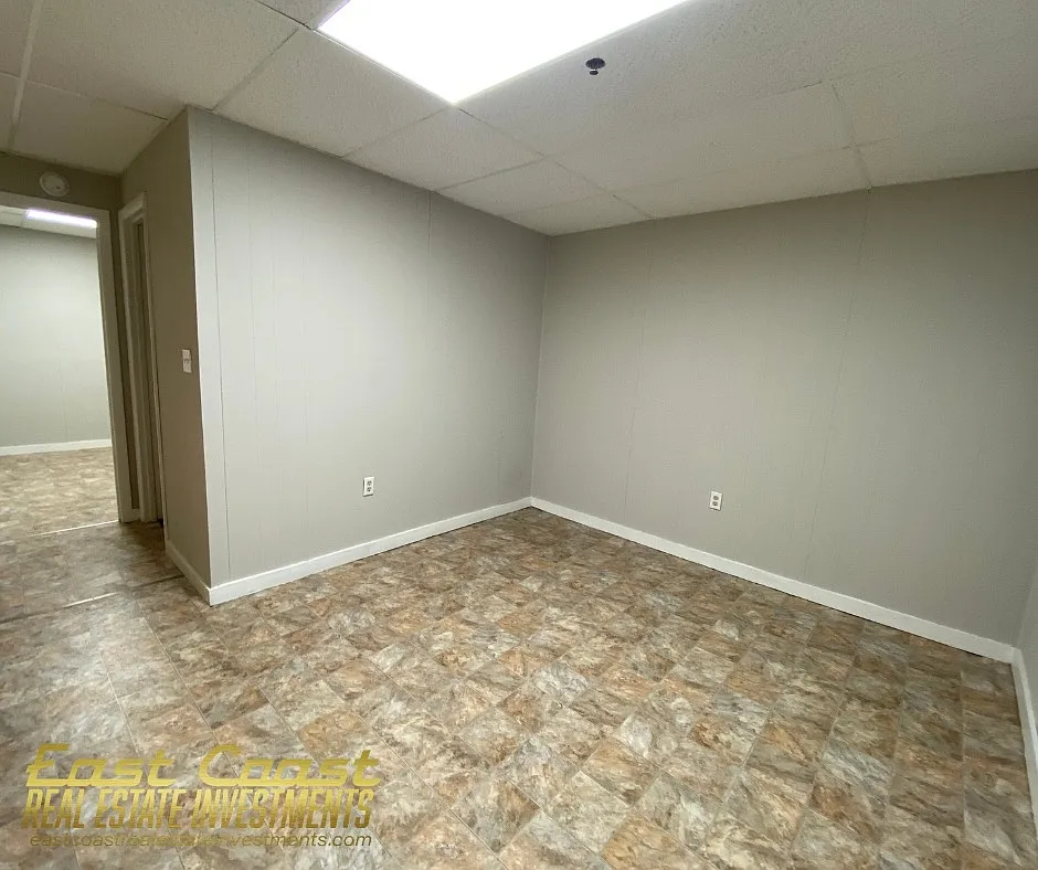 1 bed, 400 sqft, $1,100 — Photo 2