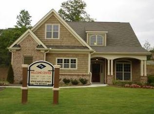 10 Laurelwood Ln, Cartersville, GA 30121