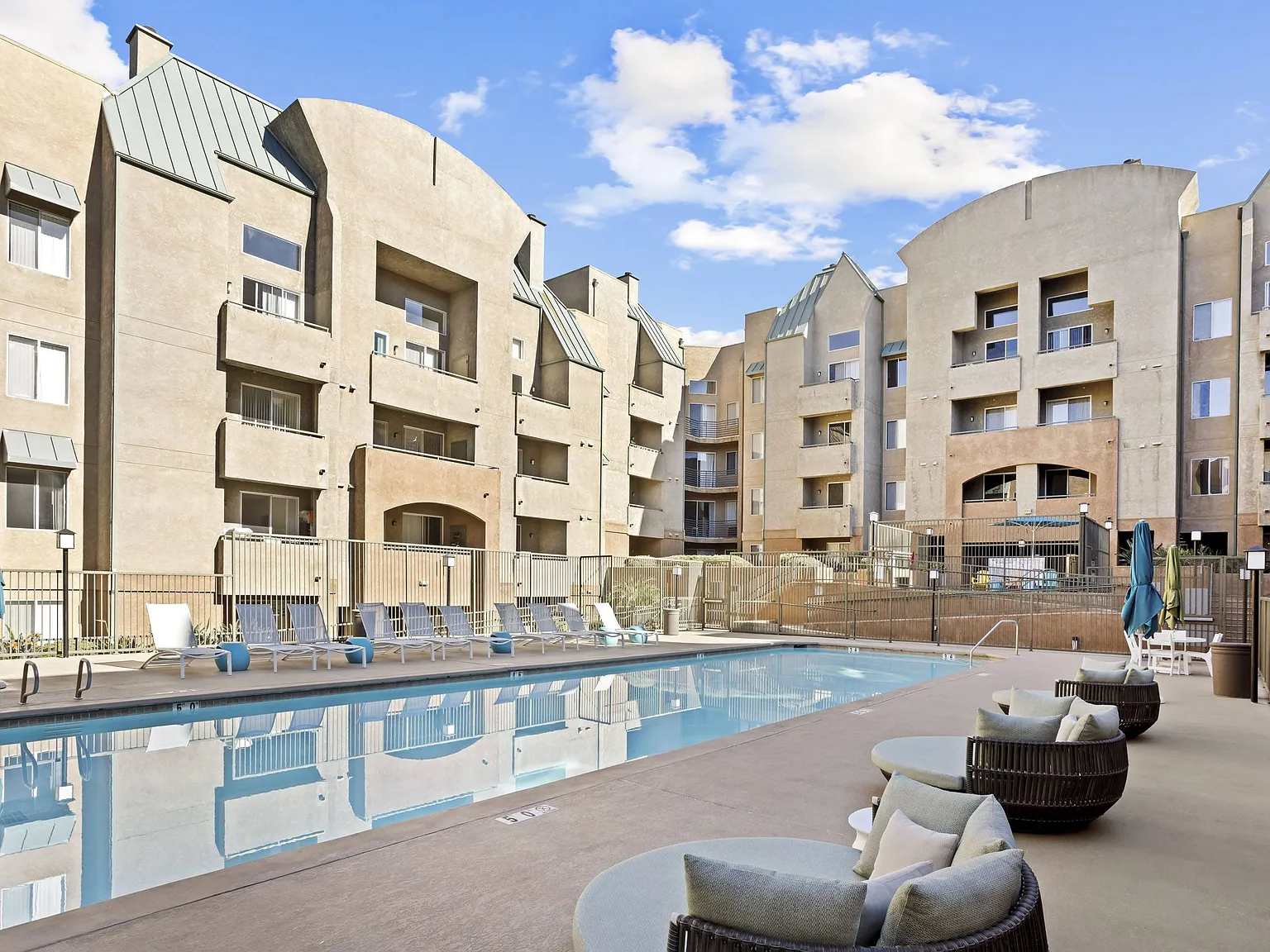 Costa Verde Village Apartments — Photo 4