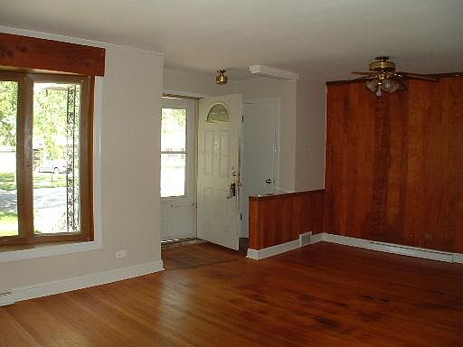 3rd image of 4831 Oak Center Dr
