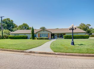 5906 S Columbia Ave, Tulsa, OK 74105