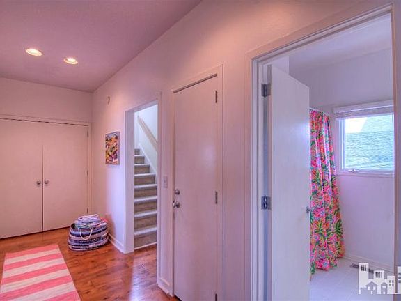 5th image of 16 E Charlotte Street