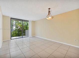 1673 Bay Rd APT 403, Miami Beach, FL 33139