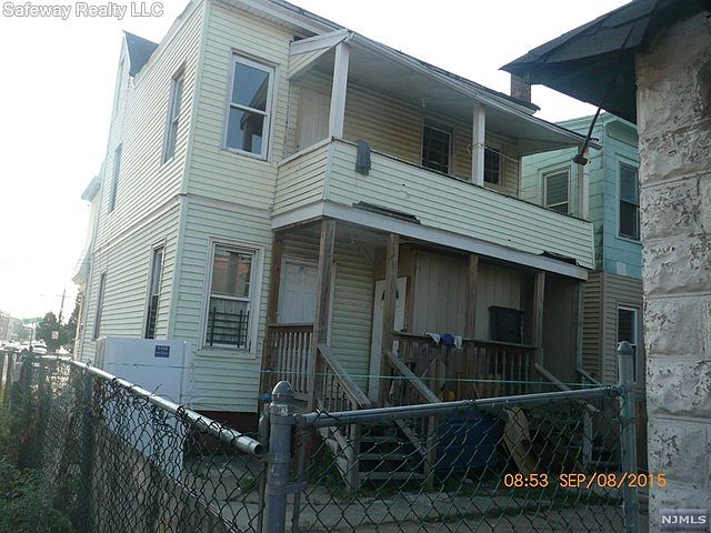 2nd image of 514 E 18th St