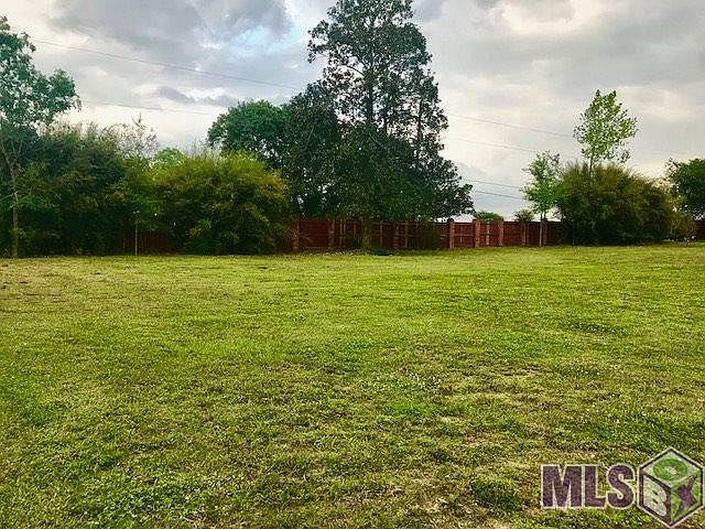 2nd image of 17821 Crossing View Ct