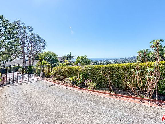 3rd image of 1425 Chautauqua Blvd