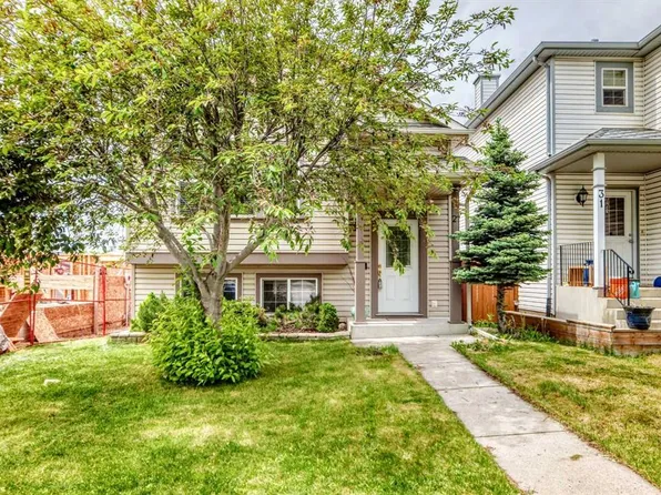 27 E Covepark Dr NE, Calgary, AB T3K 5T6