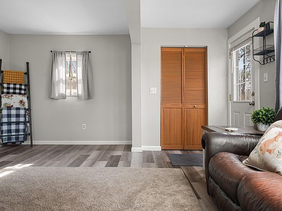 5th image of 625 Barlow St