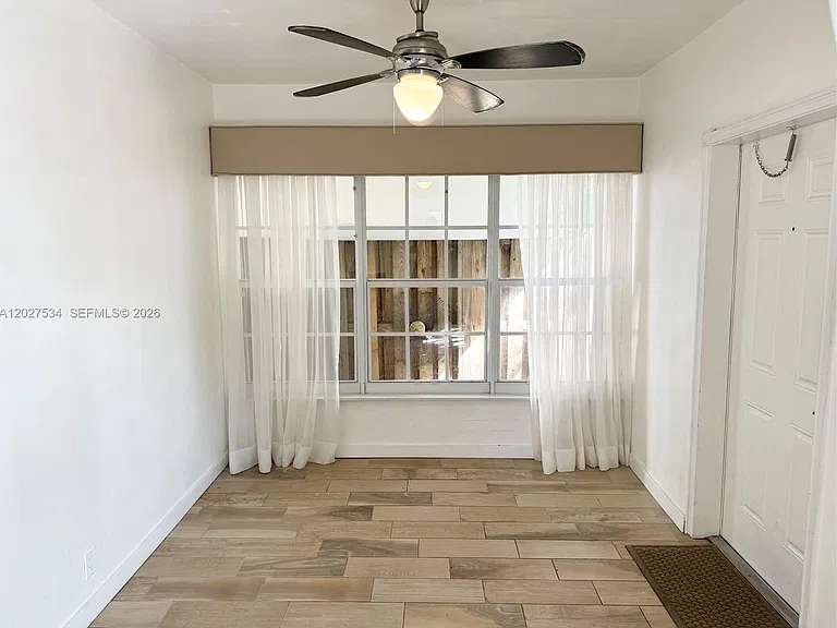406 SE 11th Ct #2 — Photo 4