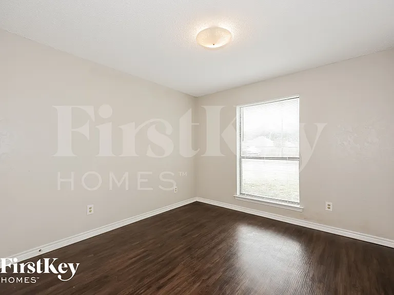 1220 Mockingbird Ln — Photo 14