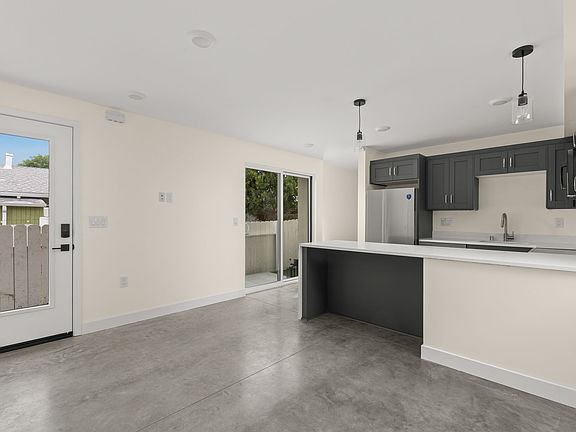 5th image of 3318 Luna Ave #1