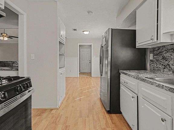 5th image of 11226 Sagemeadow Ln