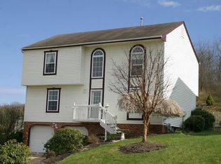 1203 Sandstone Ct E, Tarentum, PA