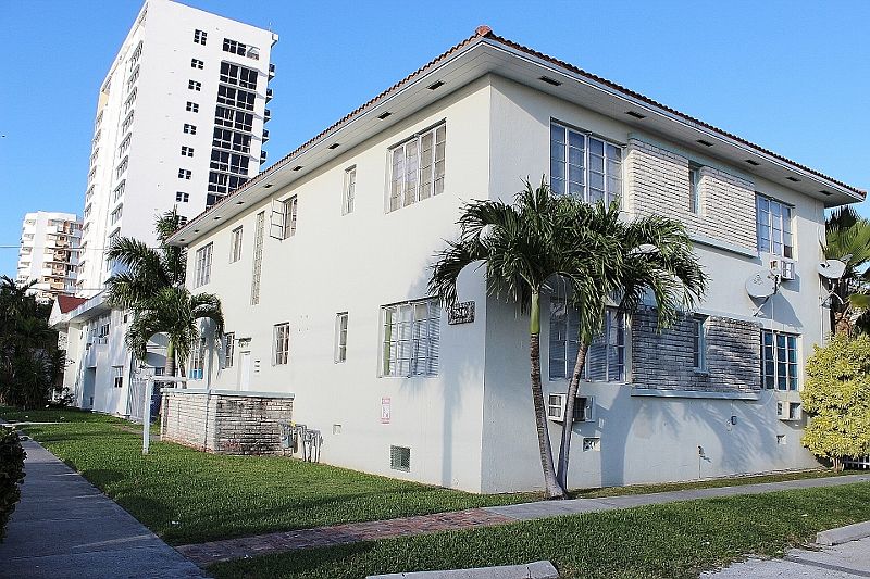 1st image of 7921 West Dr APT 1