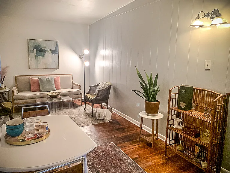904 Chevy Chase Dr #1 — Photo 4