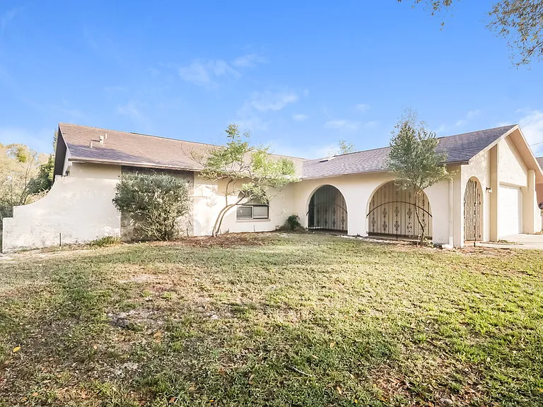 12305 Drake Ln — Photo 3
