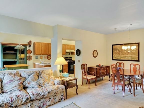 4th image of 22 Harker Hill Dr #1122