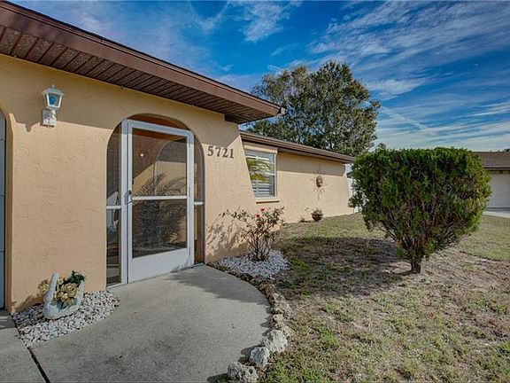2nd image of 5721 Augusta Cir