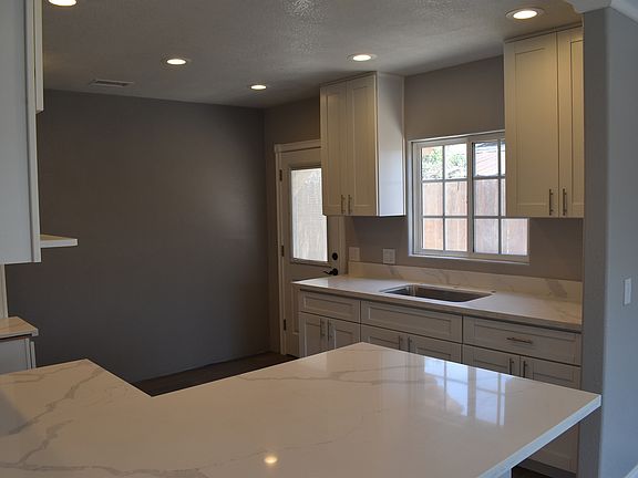 2nd image of 3128 Marlborough Ave