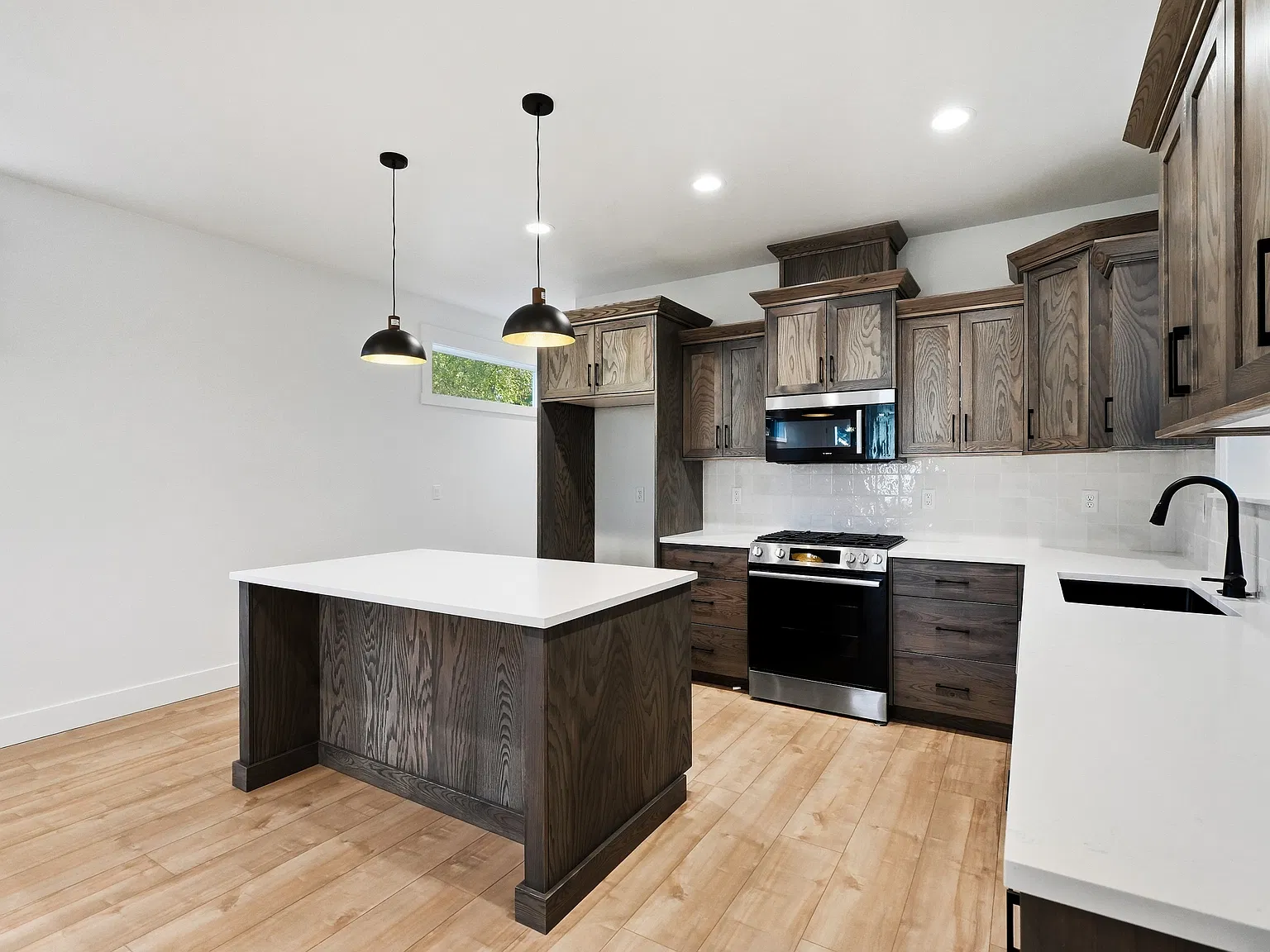 4 bed, 4.5 bath, 1945 sqft, $3,500 — Photo 4