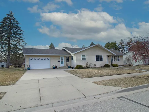 626 Washburne Ave, Paynesville, MN 56362