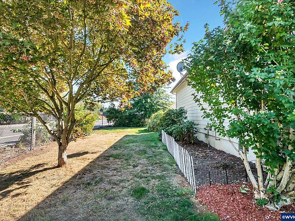 5th image of 496 Tierra Ct NE