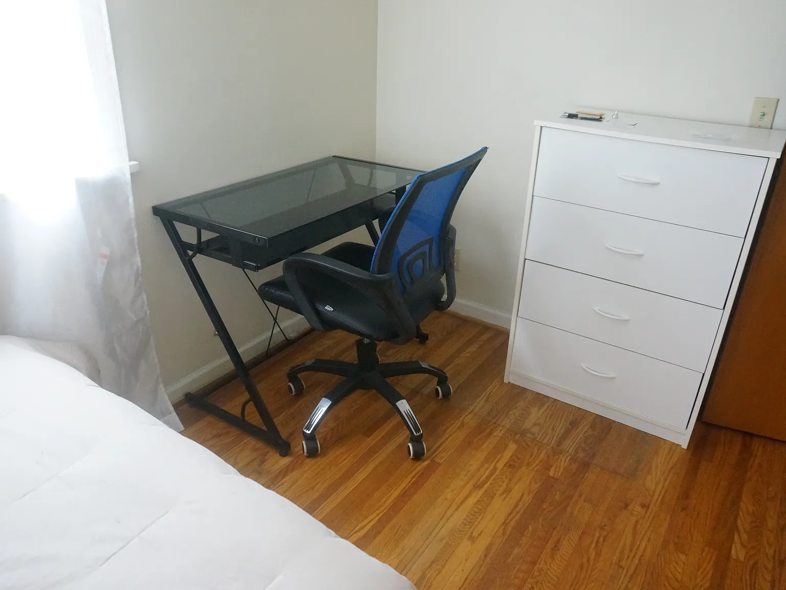 4 bed, 1300 sqft, $605 — Photo 3
