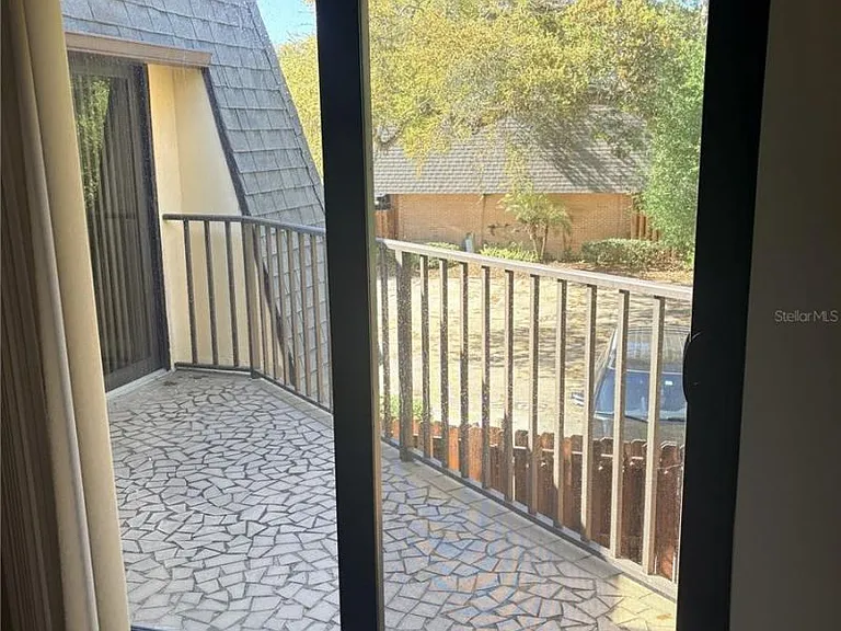 3810 Saxon Dr — Photo 14