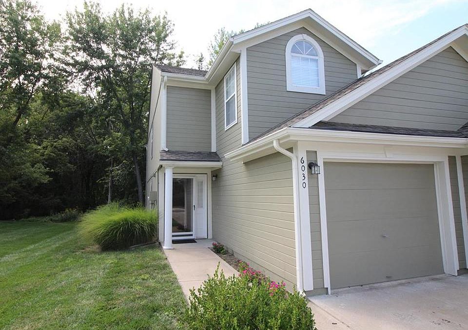 1st image of 6030 NE Moonstone Dr #17-D