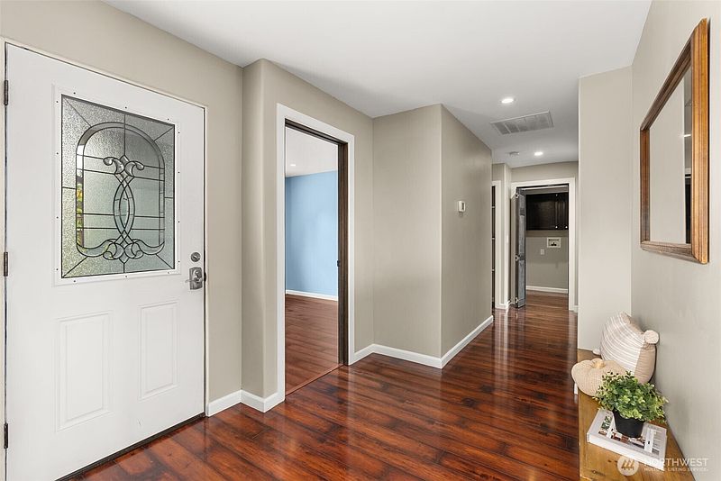 4th image of 1715 Ham Hill Road