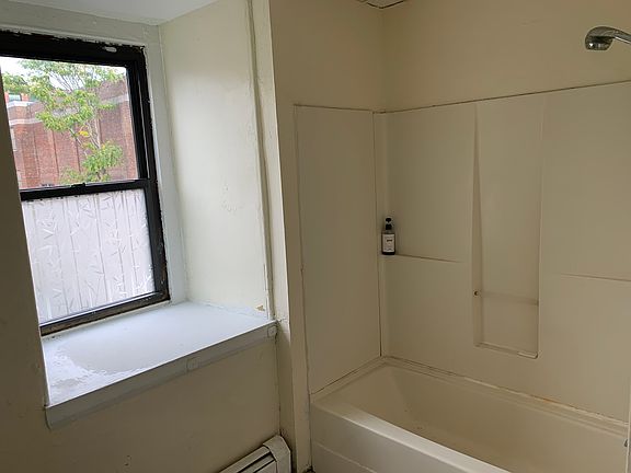 5th image of 180 Harvard St #3