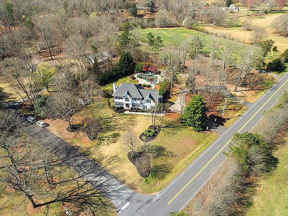 2nd image of 996 Wolf Creek School Rd