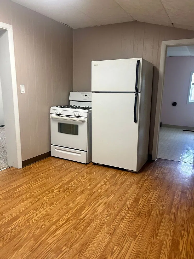 All Utilities Included 2 Bedroom 1 Bath Home For Rent $1,500/Mo — Photo 4