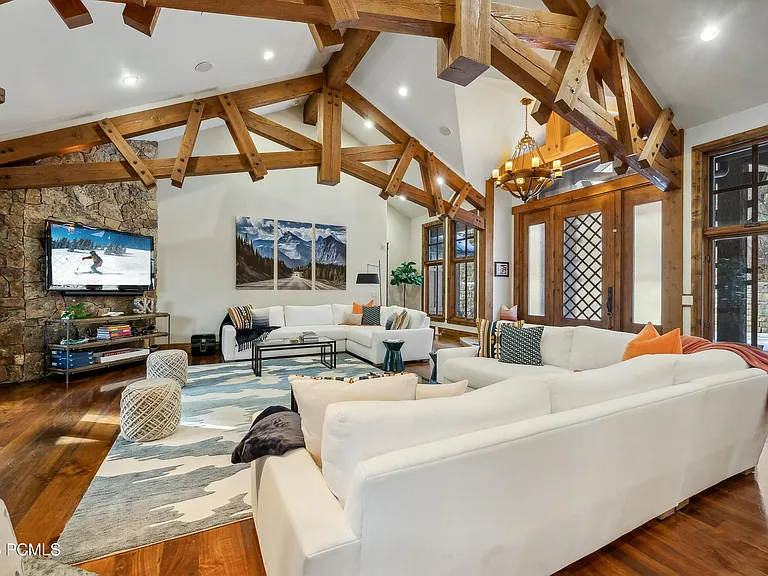 2520 Bear Hollow Dr — Photo 11