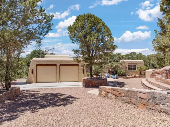1094 Governor Dempsey Dr, Santa Fe, NM 87501