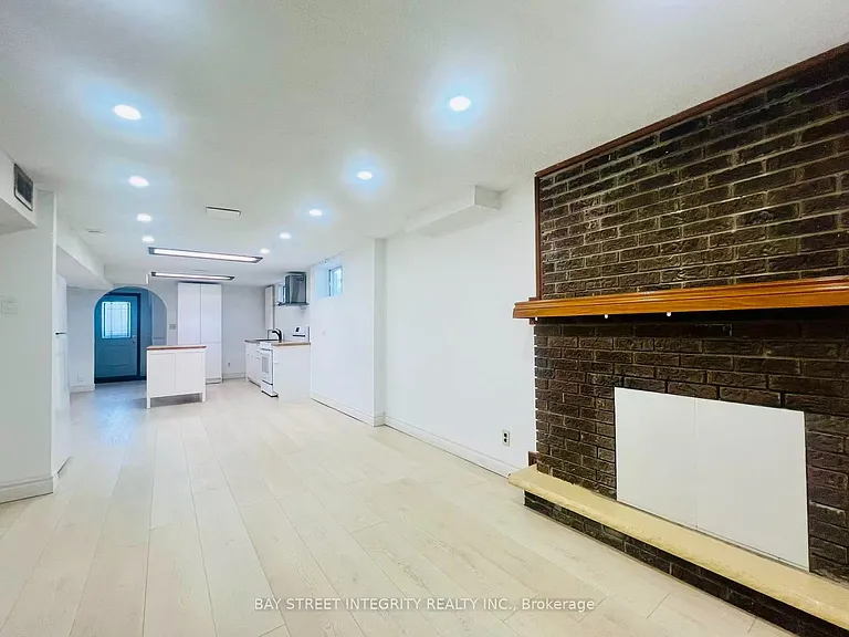 7 Snowhill Cres — Photo 13