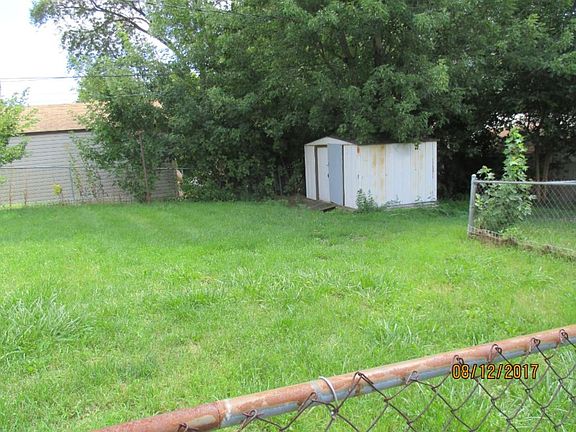 5th image of 1722 Larpenteur Ave E