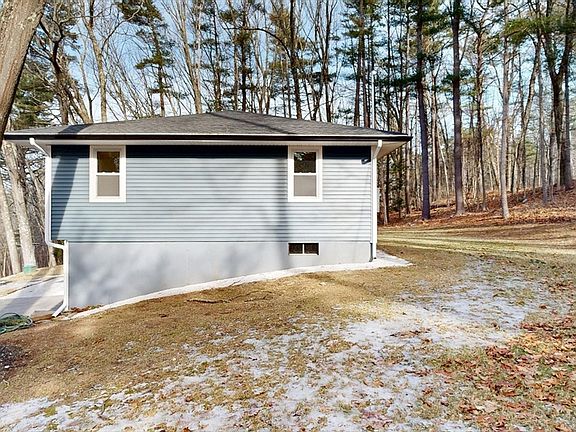 3rd image of 7 Woodlawn Dr