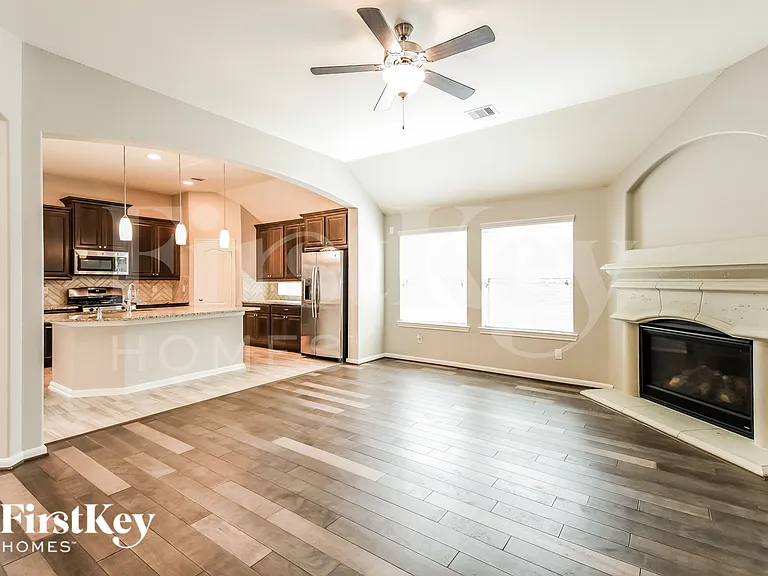 259 Rolling Creek Ln — Photo 3